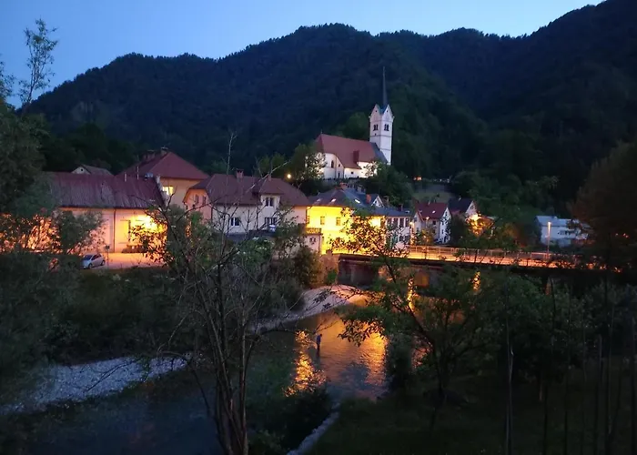 Riverside Avo - Martin Апартаменты Нижняя Идрия